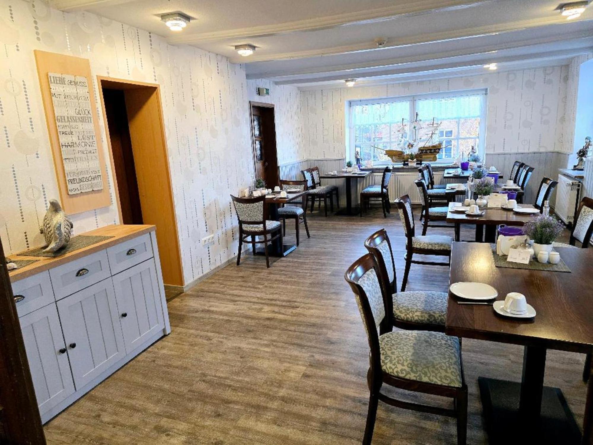 Hotel Up Diek 카롤리넨시엘 외부 사진